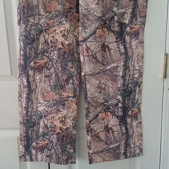 Lightweight camo straight leg cargo pants Sz 28 W 28 NWOT - Picture 2 of 6